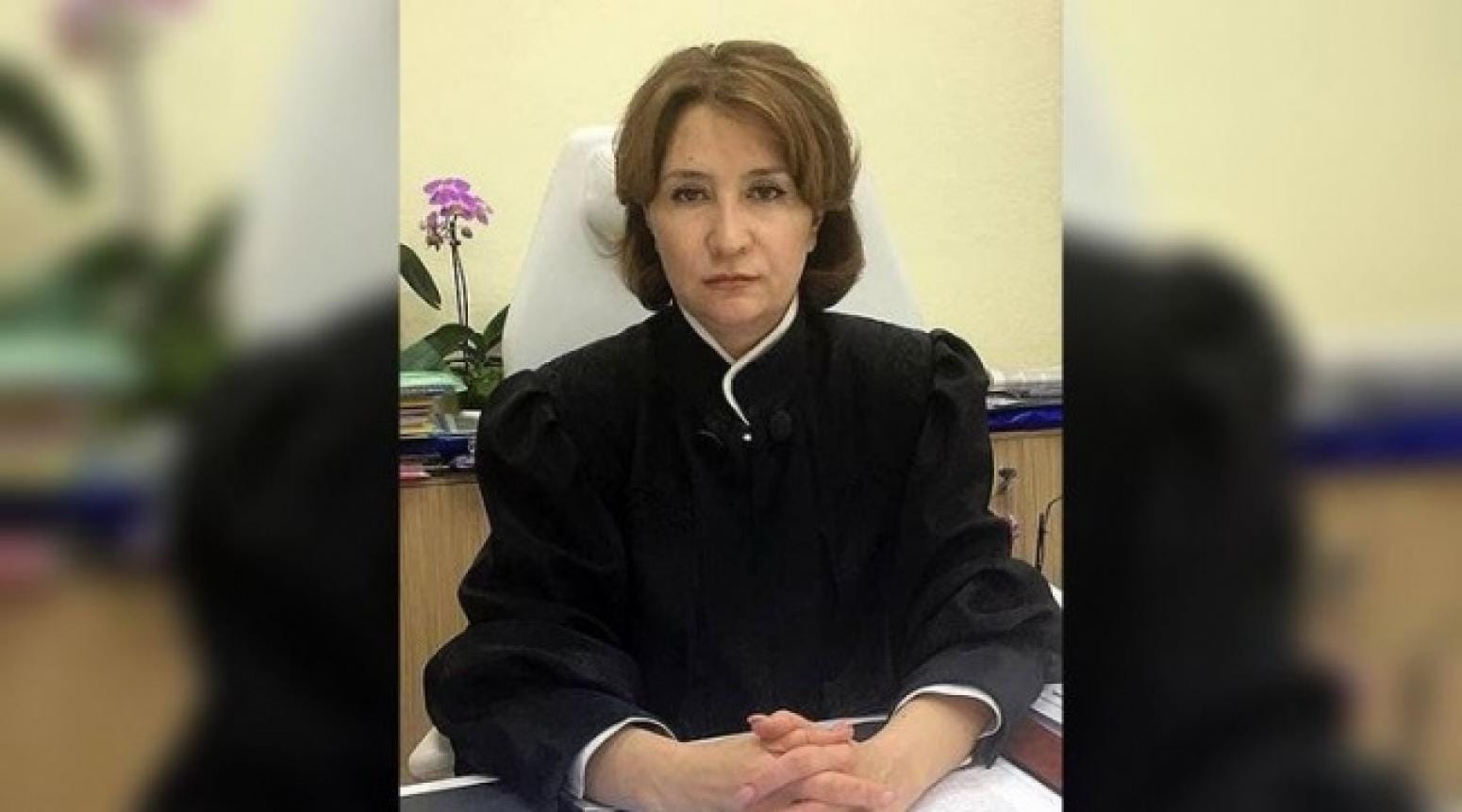 Связанную с бандой Цапка экс-судью Елену Хахалеву намерены привлечь к уголовной ответственности, но она покинула страну