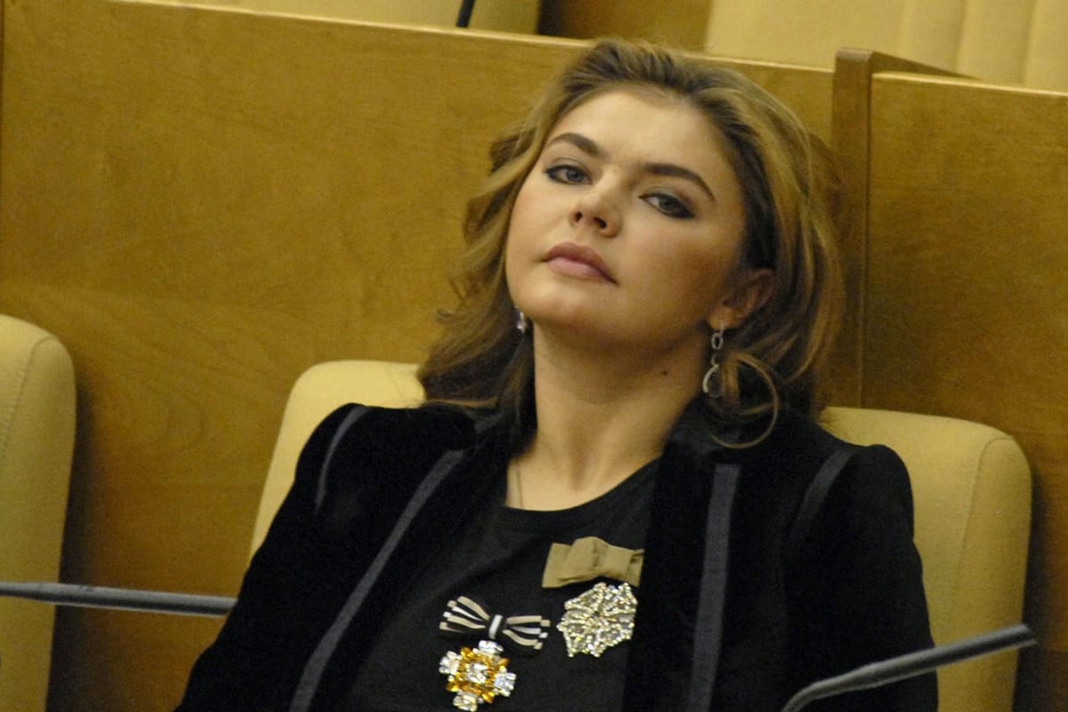 Алина Кабаева, основатель «Яндекса» Аркадий Волож и семья Пескова включены в санкционный список Евросоюза