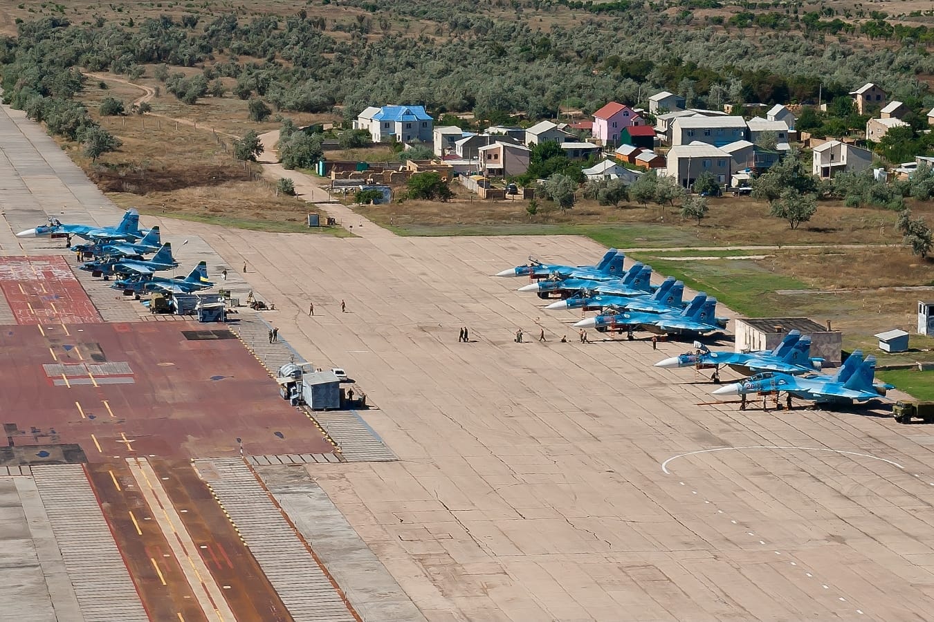 Нанесен удар по военному аэродрому «Саки» в Крыму, также сообщалось о ночных взрывах в Евпатории и Новофедоровке
