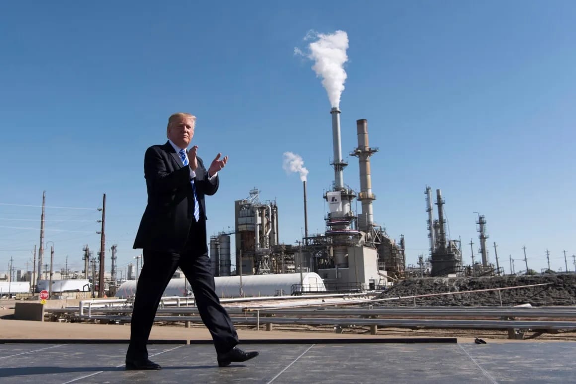 Если Трамп введет пошлины на товары из стран, закупающих российскую нефть, ее цена взлетит, что не понравится избирателям в США — Иноземцев
