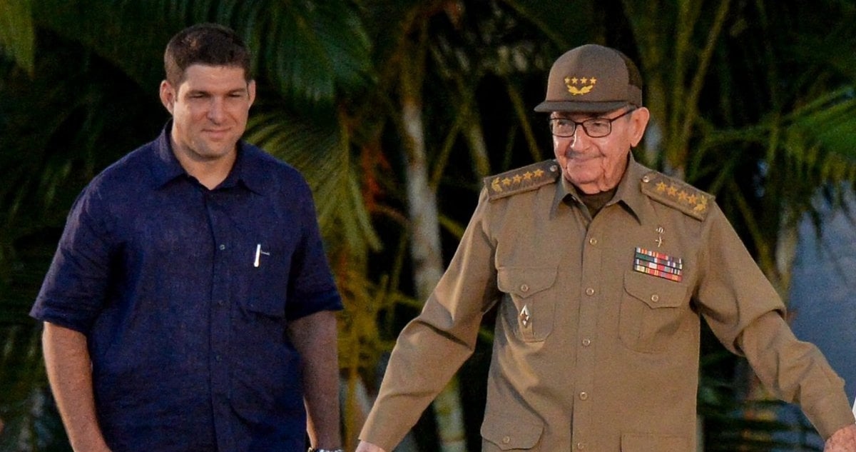 Рауль Кастро и его внук Рауль Гильермо Родригес Кастро
