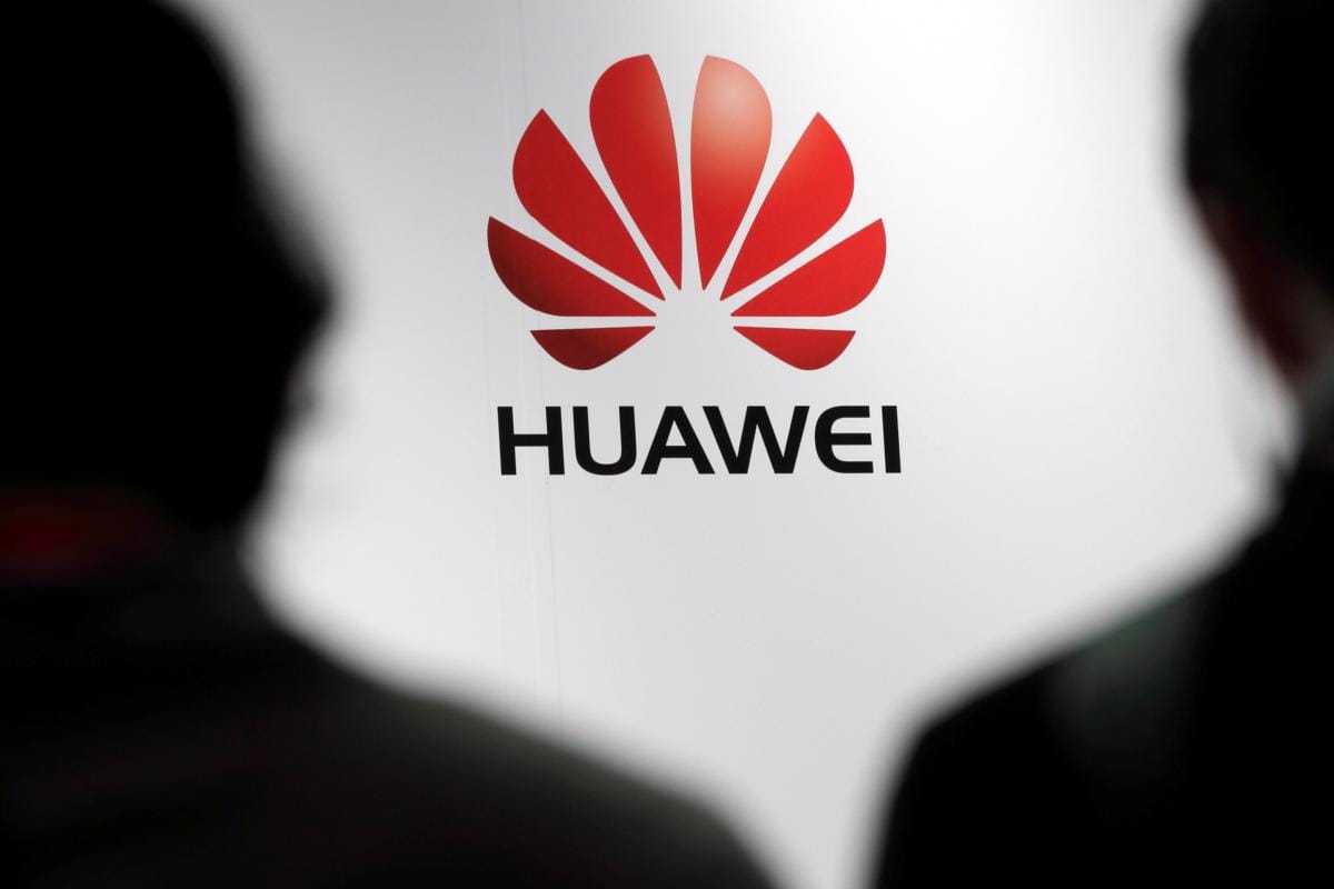 США официально обвинили Huawei в мошенничестве и краже технологий