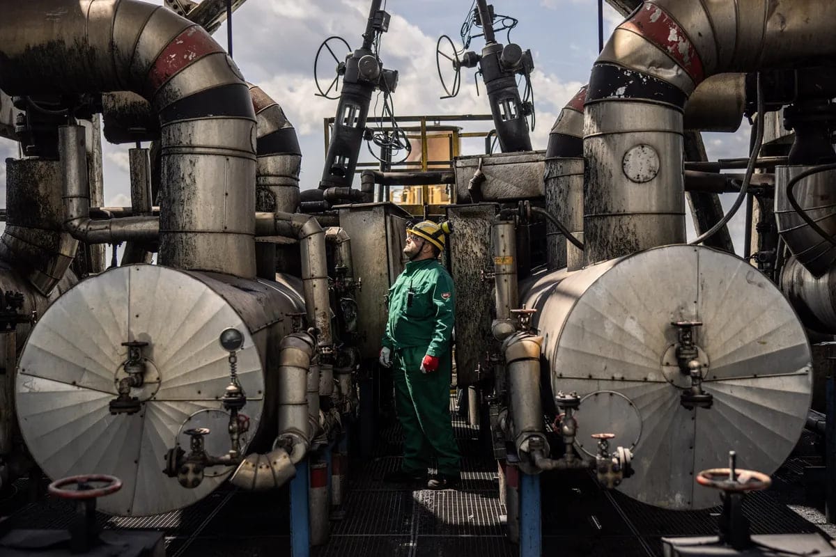 ЕС должен отменить эмбарго на импорт нефти и газа из России — Сийярто